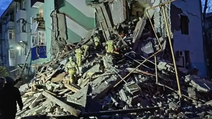 Погибшими под завалами дома в Сызрани оказались женщина и ребенок