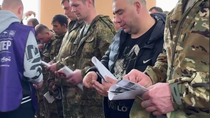 В зону СВО на Украину отправились 20 добровольцев из Владимирской области