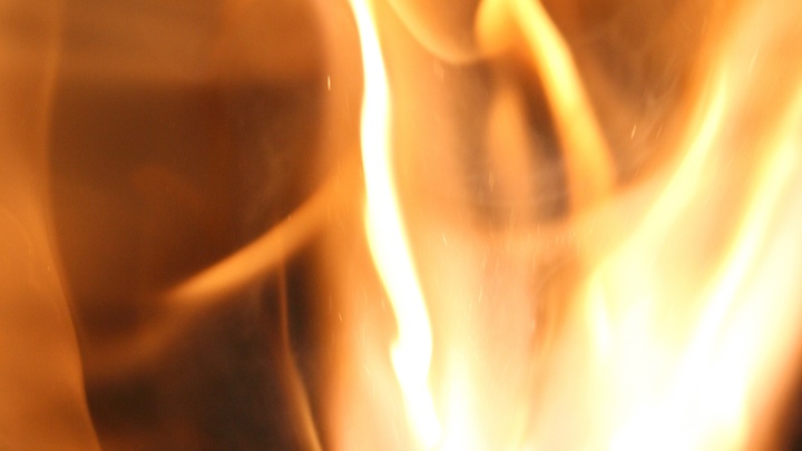 Разгром, паника, пожар. Фото дня из Алма-Аты