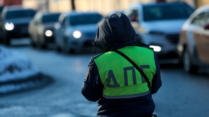 Капитана ГИБДД в Свердловской области подозревают в торговле водительскими правами