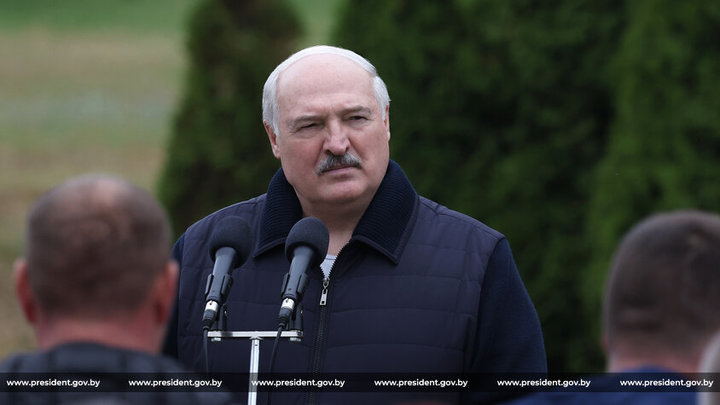Лукашенко: Сбить вертолет президента – это война