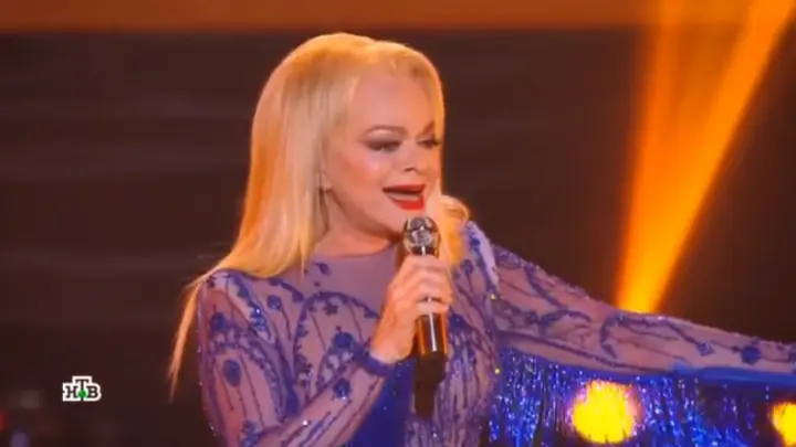 За сутки до выступления в Москве продажи на концерт Долиной не превысили 50%