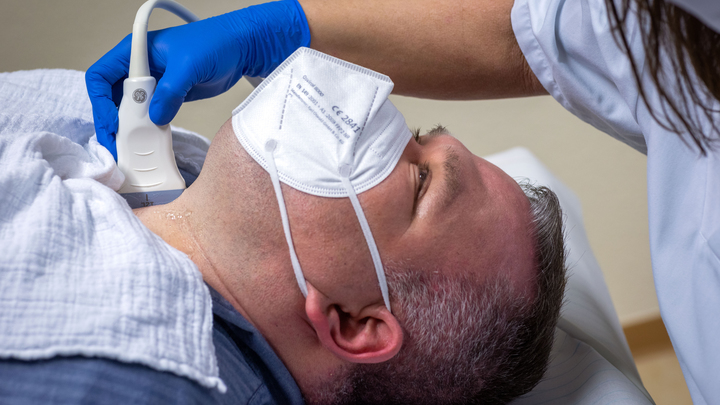 Неочевидные симптомы рака щитовидной железы назвали эндокринологи