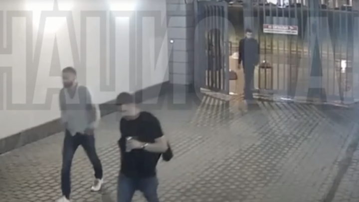 В Петербурге банда мигрантов избила и ограбила на 670 тысяч рублей посетителя бара