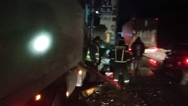 В Петушинском районе на трассе М-7 в ДТП с двумя грузовиками пострадала пассажирка легковушки