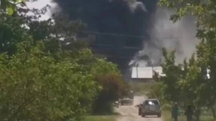 В Динском районе потушили пожар на площади 100 кв. метров