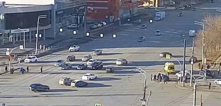 У меня двенашка, не жалко: челябинец задержал водителя, сбившего пятерых человек
