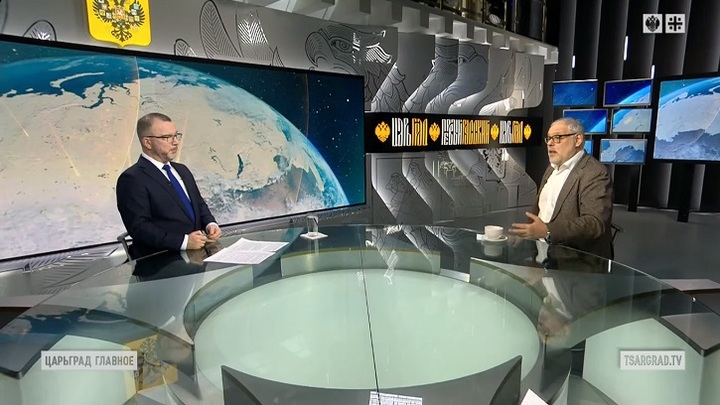 Хазин объяснил, как будут брать Кремль. Без лозунгов Долой Путина! - всё хитрее