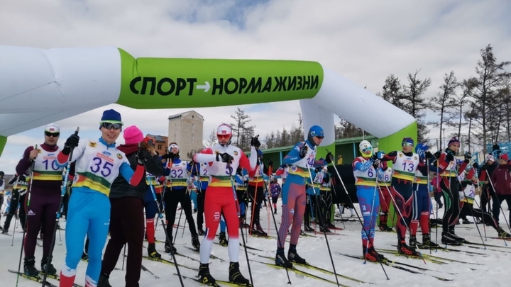Три сотни спортсменов прошли лыжный марафон по озеру Арахлей