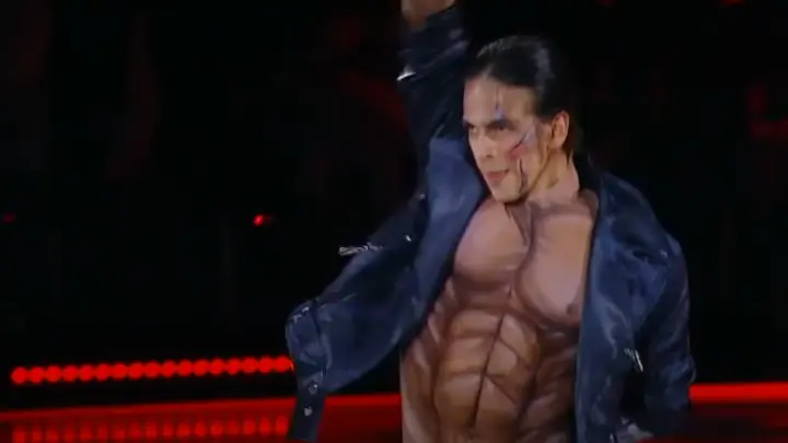 Плющенко подколол Гуменника за костюм Терминатора на «Русском вызове»