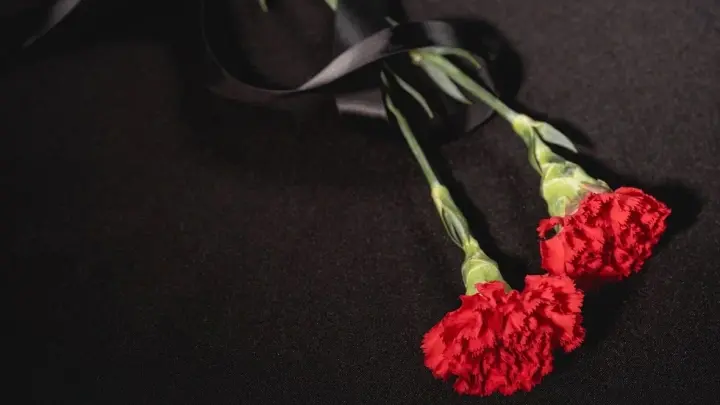 Тело посадил за руль автомобиля: Мужчина зверски расправился с учительницей. Трагедию в Оренбургской области сняли камеры