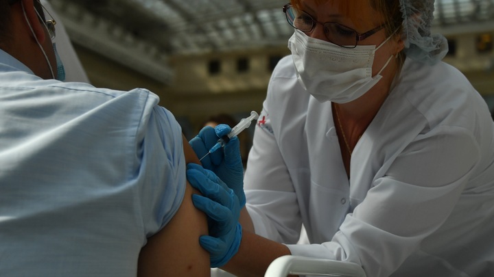 В Швейцарии раскрыли число смертей среди привитых. Удивлён, честно говоря - профессор