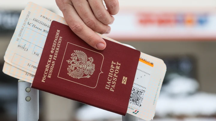 Крымчанка назвала государство, в которое русским лучше не ехать: Ни одна страна не показывает такого ужасного отношения