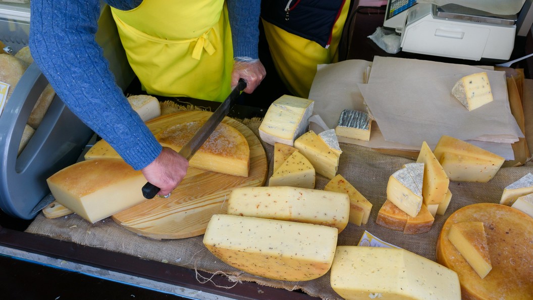 Из российских магазинов исчезнут белорусское мясо и молочные продукты Из российских магазинов исчезнут белорусское мясо и молочные продукты