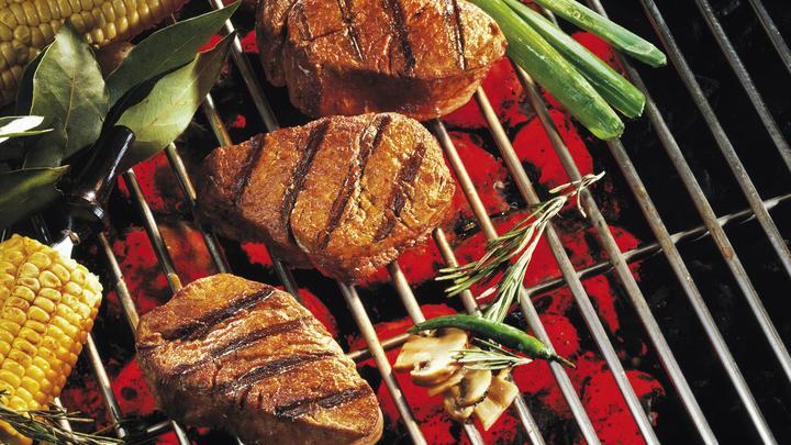 Кому полезна говядина? Врач назвала три группы жителей России