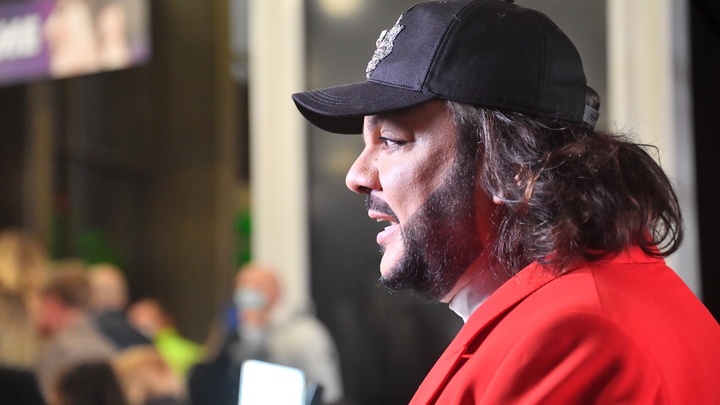 Ей мама нужна! Дочь Филиппа Киркорова не оценила браслет за 1,5 млн