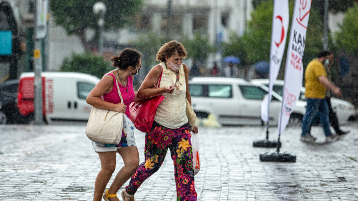 Неделю горели, теперь тонуть будем: Крик души туриста из России попал на видео