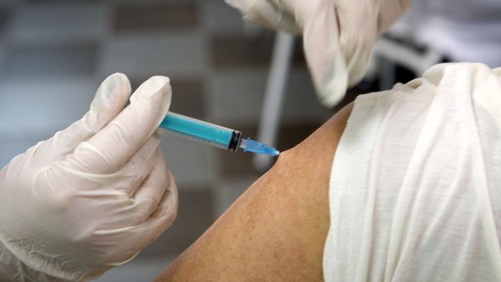 В Тюменской области от COVID-19 умерли 142 вакцинированных пациента