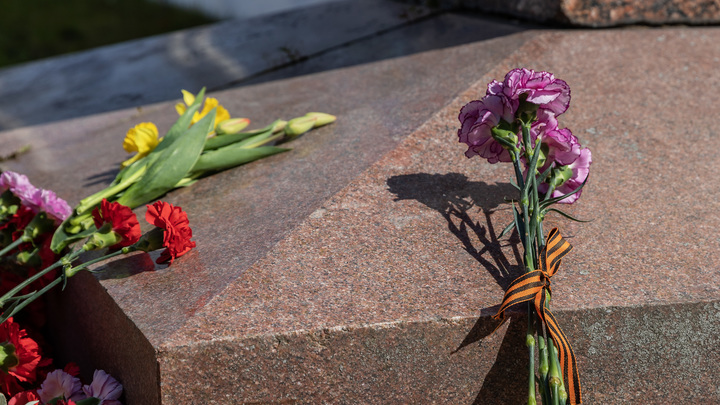 Памятник советским солдатам снесли в Ровно