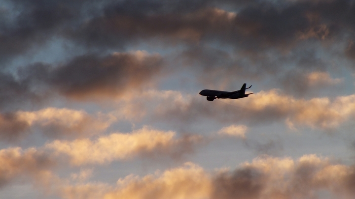 Военные самолёты в Молдавии вызвали недоумение местных: Нас втягивают в войну