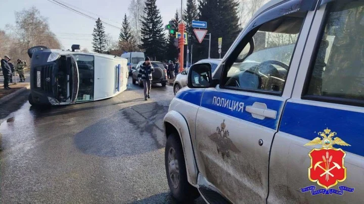 2 человека пострадали и 1 умер в ДТП со скорой помощью в Кузбассе