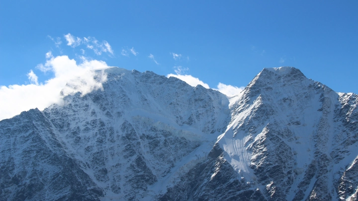 Альпинистка рассказала о найденном на пике Ленина фотоаппарате с кадрами 2008 года
