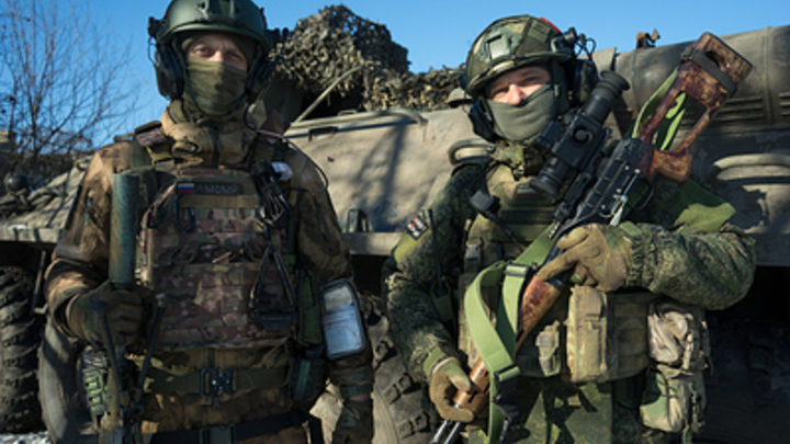 Мобилизованный русский солдат остался в зоне СВО присматривать за младшим братом