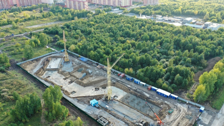 Строительство группой ВИС семи поликлиник в Новосибирске может не завершиться в срок