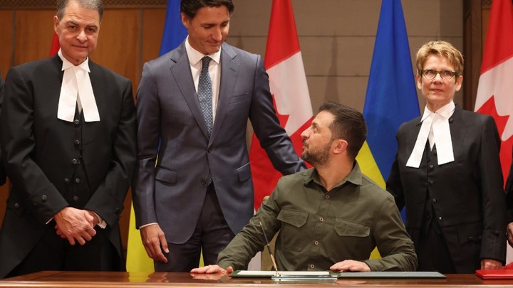 Канадцы поняли, что заигрались в русофобию: Вслед за аплодисментами нацисту последовали извинения