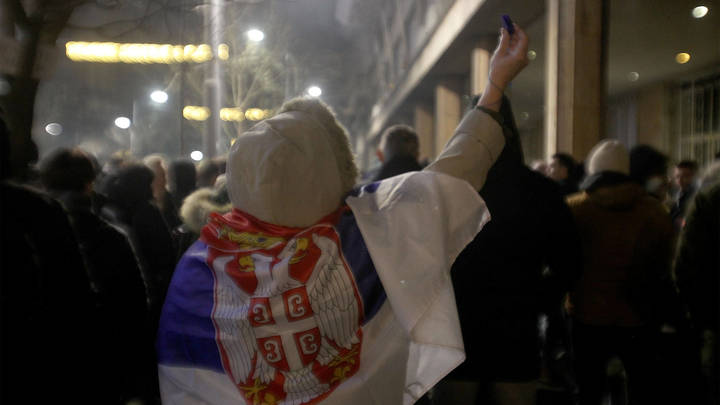 Сербское правительство благодарно русским: Предупредили о цветной революции