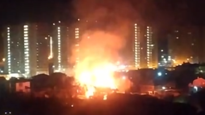 В Ростове многодетная семья лишилась жилья в результате пожара в садовом товариществе