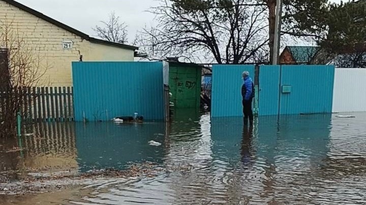 Паводок-2023: жители поселка в Самарской области тихо тонут