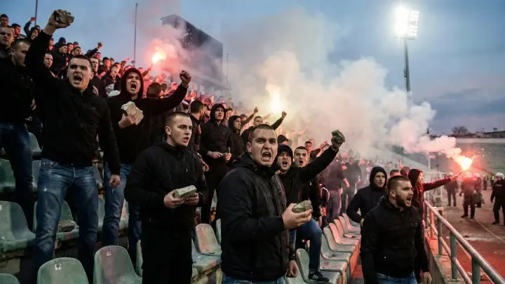 Подмосковного судью спасали от фанатов с камнями после финала Кубка Абхазии