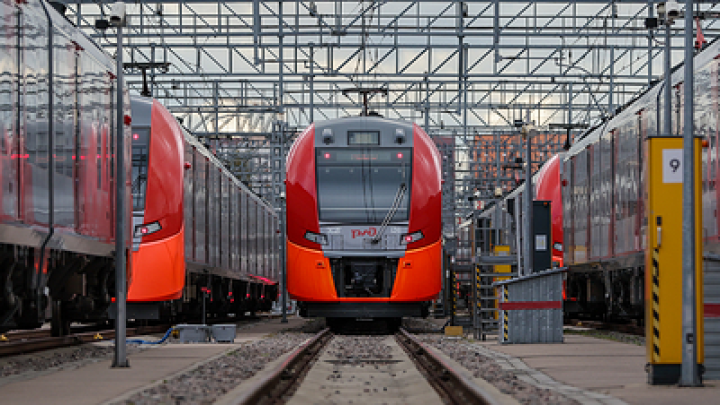 Поезд с раненными бойцами СВО встречали сотни жителей Башкирии и Волгограда