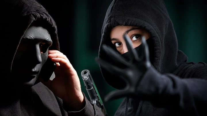 Жена с доставкой для террориста: Куда и как вербуют русских женщин