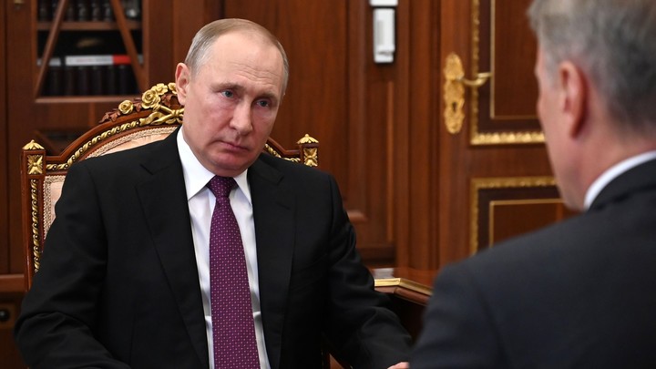 Спасти коррупционера: Депутаты отклонили поправки из ультиматума Путина. Это конец?