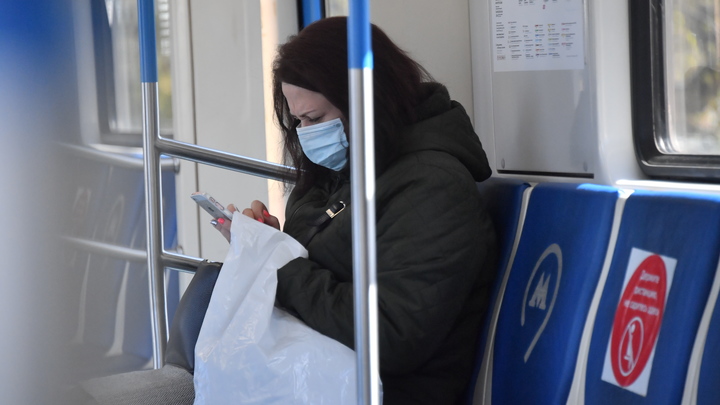 В метро не только в маске, но и в штанах: Политолог Асафов о стрессовом недовольстве общества