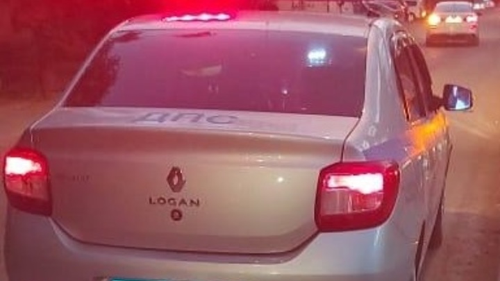 Водителя, который сбежал, сбив двух девочек в центре Ростова, ищут по камерам видеонаблюдения