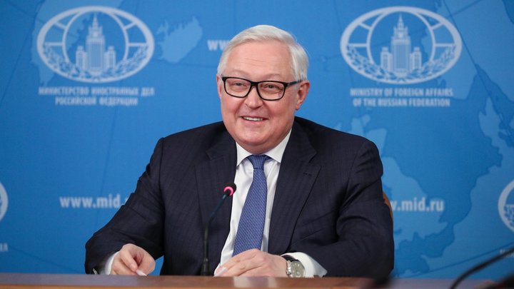 МИД: Поставки оружия на Украину повышают риск открытого конфликта между Россией и США