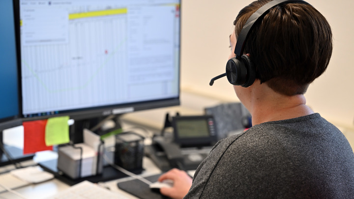 Сеть мошеннических колл-центров разоблачили в Новосибирске и Петербурге