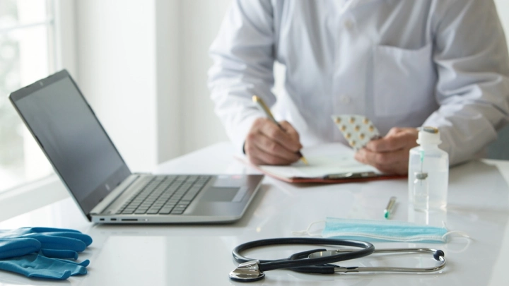 Отдать долг государству: Минздрав предложил обязательные отработки для выпускников медвузов. Иначе штраф на миллионы