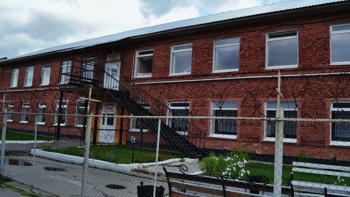 Ночью трое заключенных сбежали из колонии на окраине Петербурга