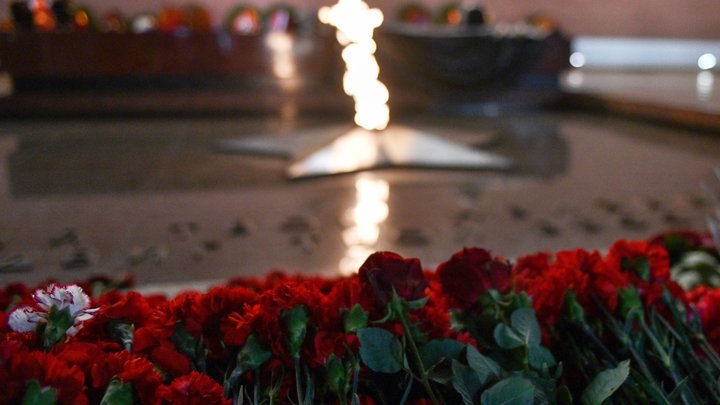 Жителя Краснодара, нарисовавшего свастику у Вечного огня, арестовали на 15 суток
