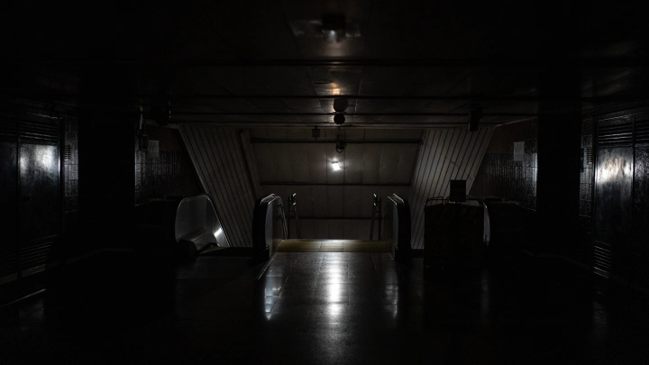 Новая теория заговора: Погружённый во тьму город уже был на обложке. Блэкаут предсказали