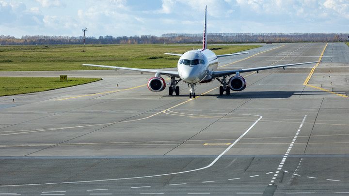 Аэропорт Уфы приостановил работу из-за возможной атаки дронов