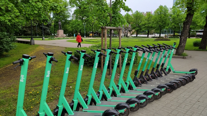 Операторов кикшеринга в Подмосковье обяжут строить парковки
