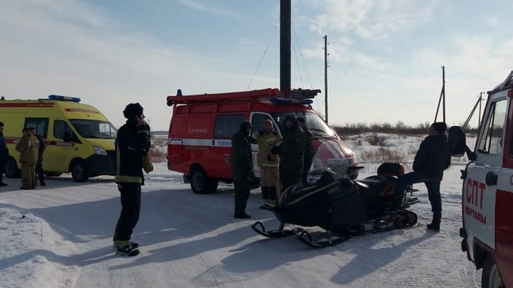 В Челябинской области мужчина 12 часов бегал по снегу без обуви