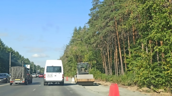 В Челябинске на улице Худякова до конца недели нанесут разметку и установят освещение