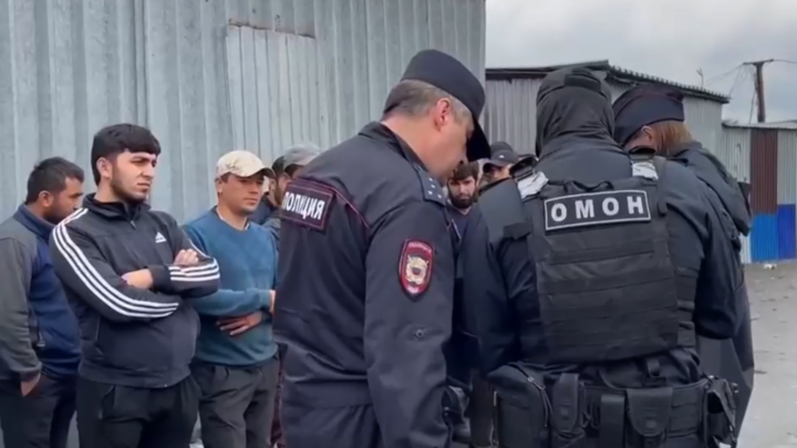 Из Челябинской области выдворили тысячу мигрантов