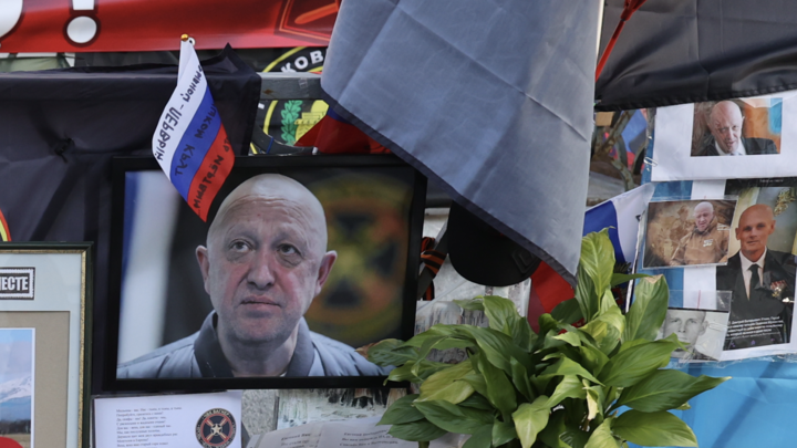 Гибель Пригожина по сценарию: При чём тут западные спецслужбы и почему повара Путина спасают?